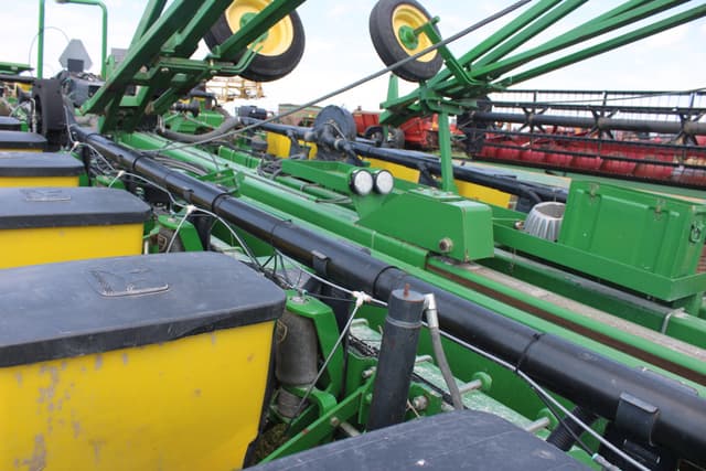 Image of John Deere 1770 equipment image 3