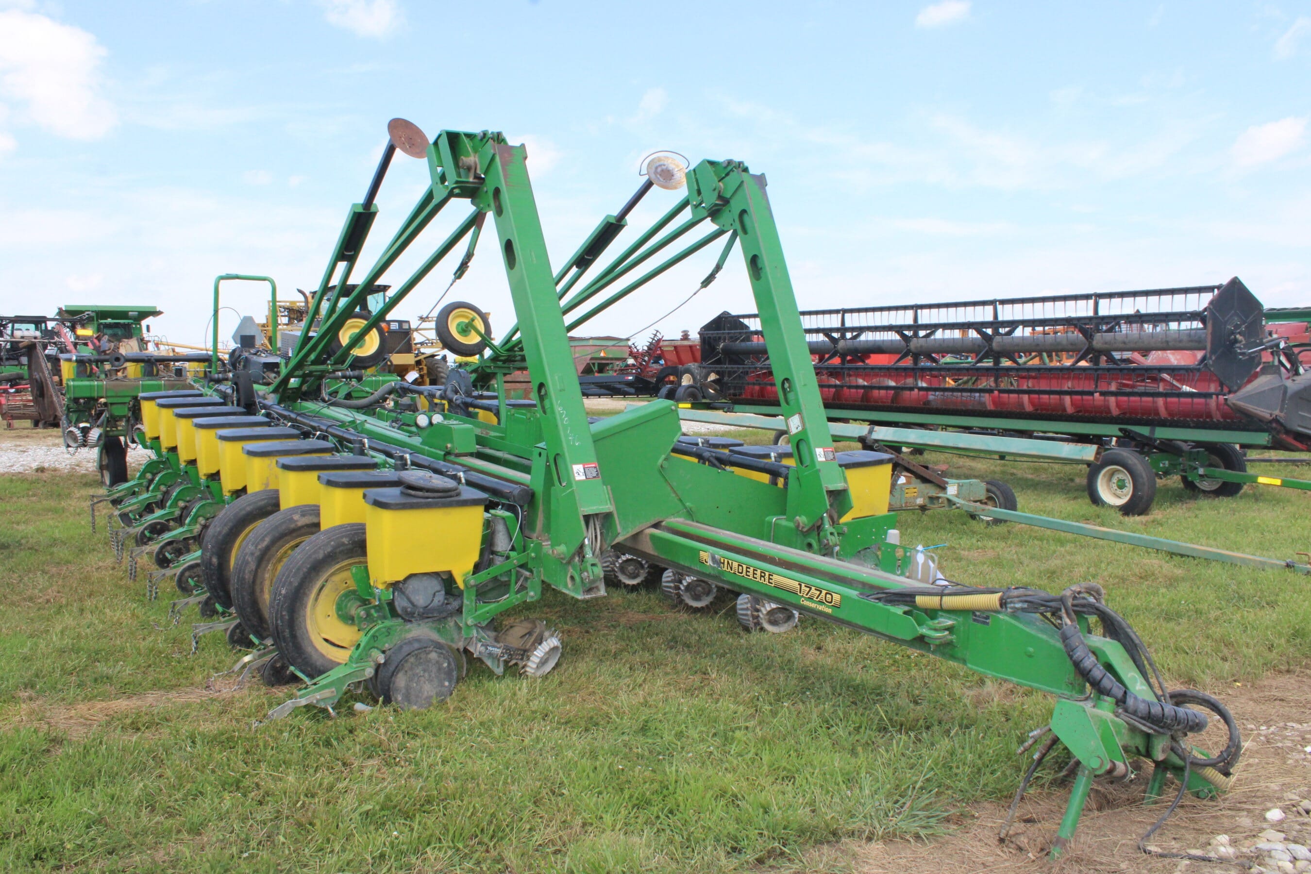 John Deere 1770 Equipment Image0