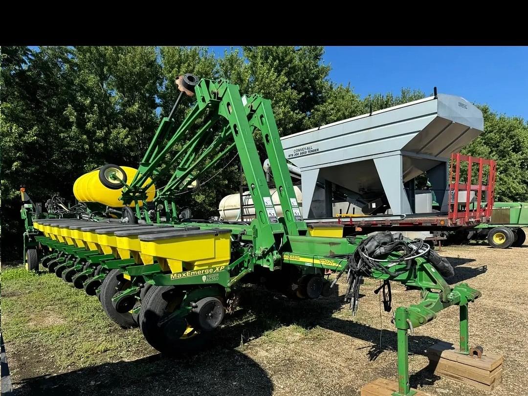 Image of John Deere 1770 Primary image