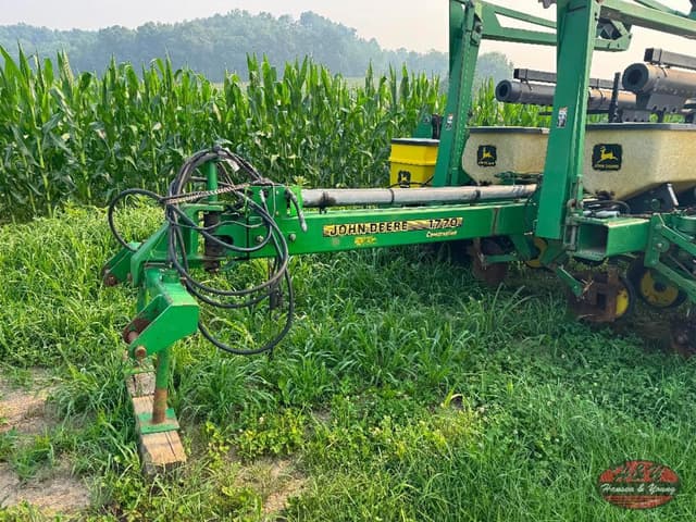Image of John Deere 1770 equipment image 3