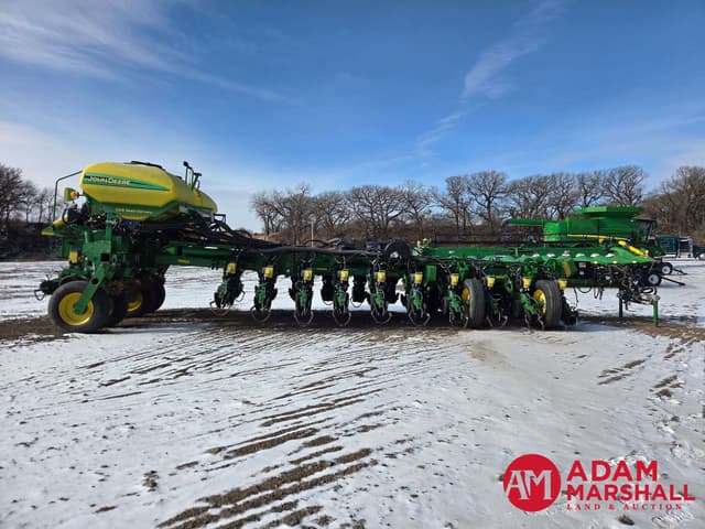 Image of John Deere 1770 equipment image 2