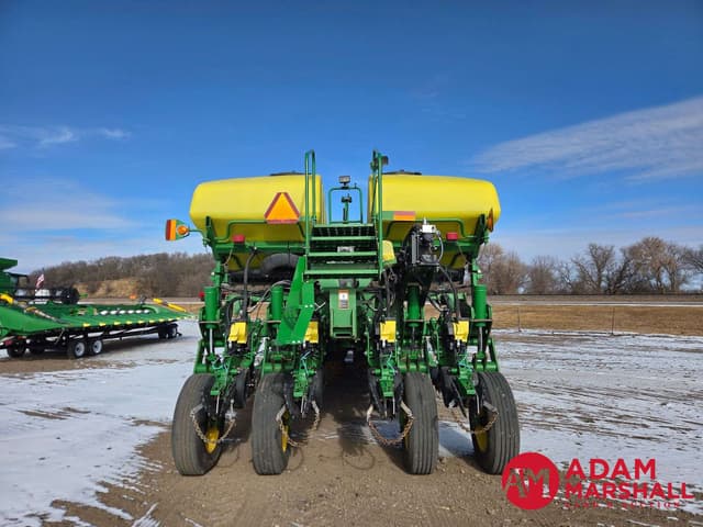 Image of John Deere 1770 equipment image 4