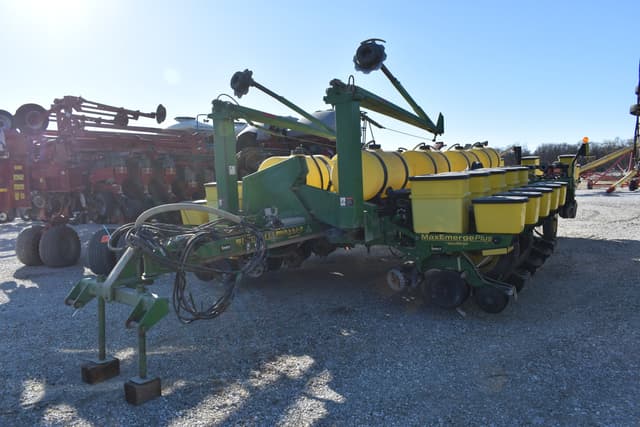 Image of John Deere 1770 equipment image 2