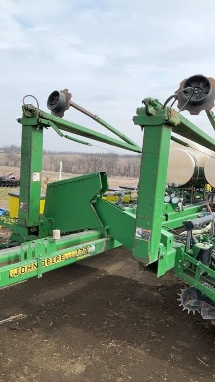 Image of John Deere 1770 equipment image 4
