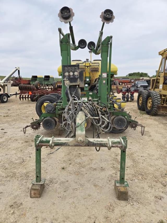 Image of John Deere 1770 equipment image 1