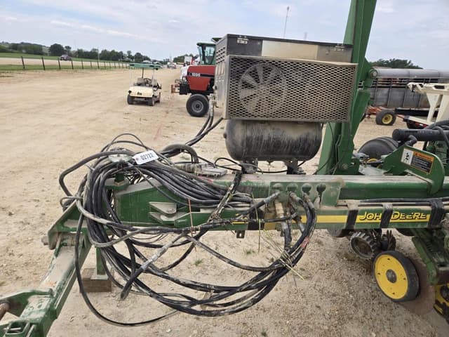 Image of John Deere 1770 equipment image 3