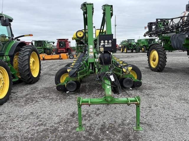 Image of John Deere 1770 equipment image 2