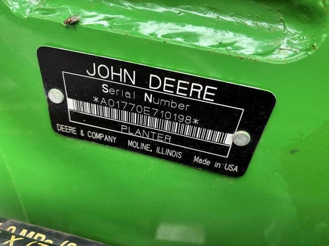 Image of John Deere 1770 equipment image 1