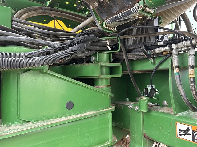 Image of John Deere 1770NT equipment image 4