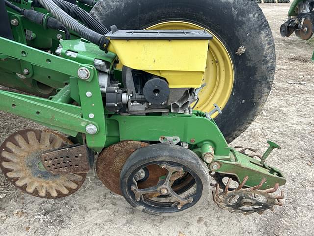 Image of John Deere 1770NT equipment image 2