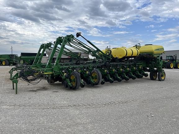 Image of John Deere 1770 Primary image