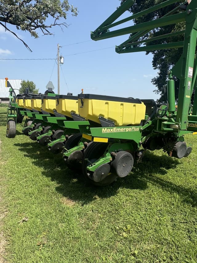 Image of John Deere 1770 equipment image 4