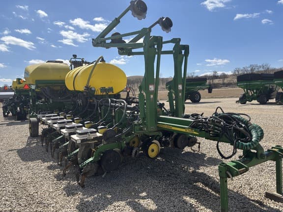 Image of John Deere 1770 equipment image 2