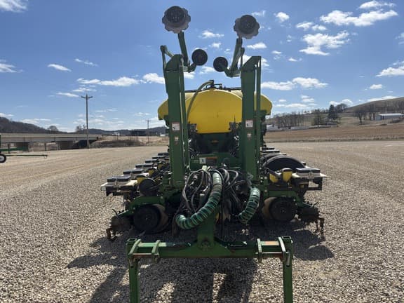 Image of John Deere 1770 equipment image 1