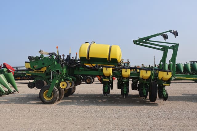 Image of John Deere 1770 equipment image 4