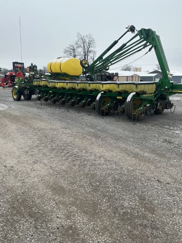 Main image John Deere 1770