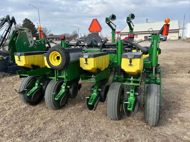 Image of John Deere 1770 equipment image 4