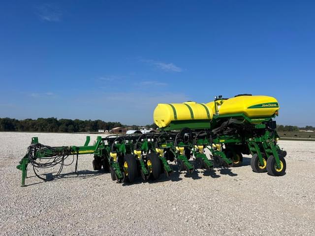 Image of John Deere 1770 equipment image 2