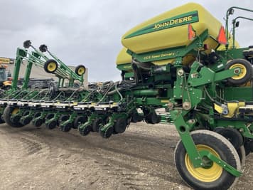 Main image John Deere 1770