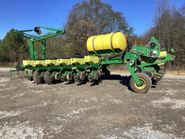 Image of John Deere 1770 equipment image 3