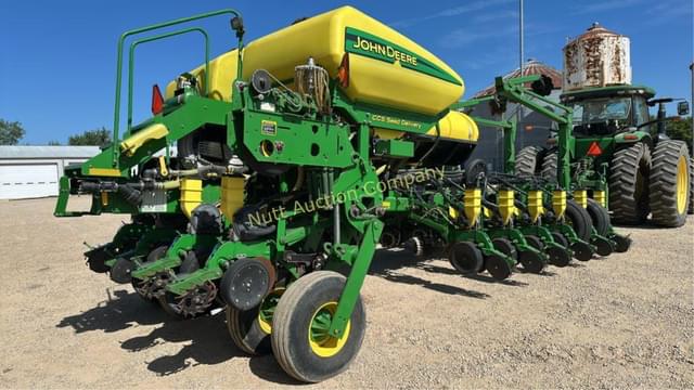 Image of John Deere 1770 equipment image 3