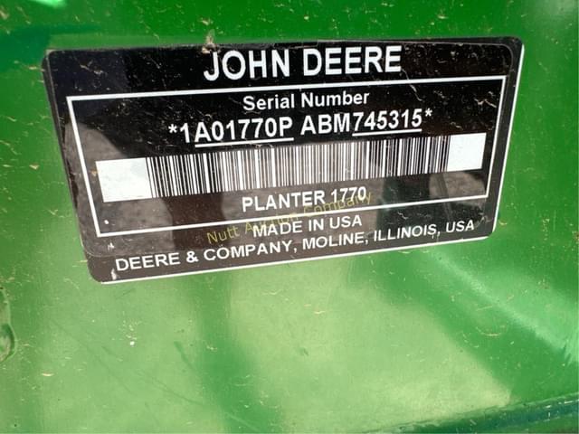 Image of John Deere 1770 equipment image 2