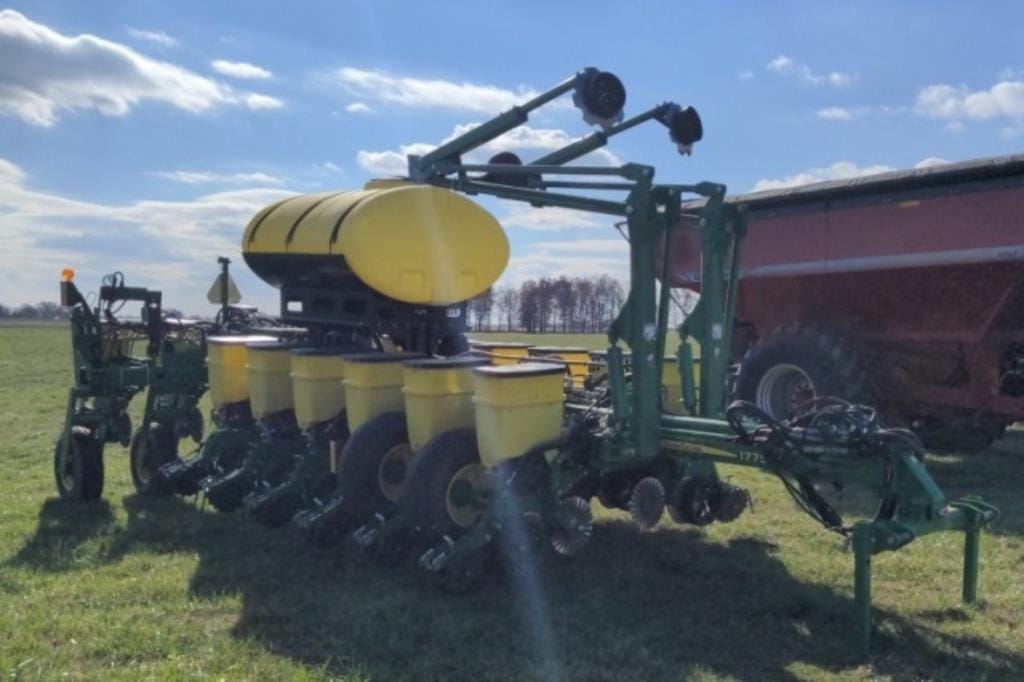 Main image John Deere 1775