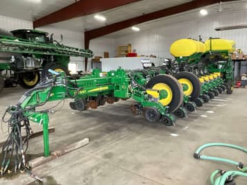 Main image John Deere 1775