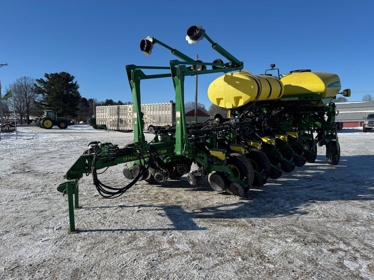 John Deere 1775 Equipment Image0