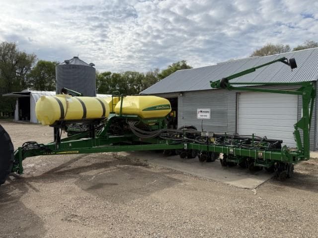 Image of John Deere 1775 equipment image 2