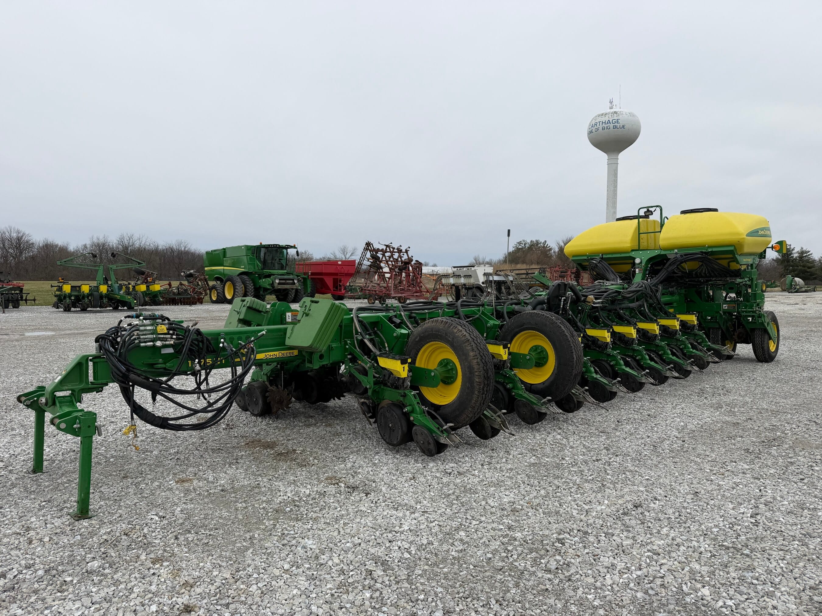 2016 John Deere 1775 Equipment Image0