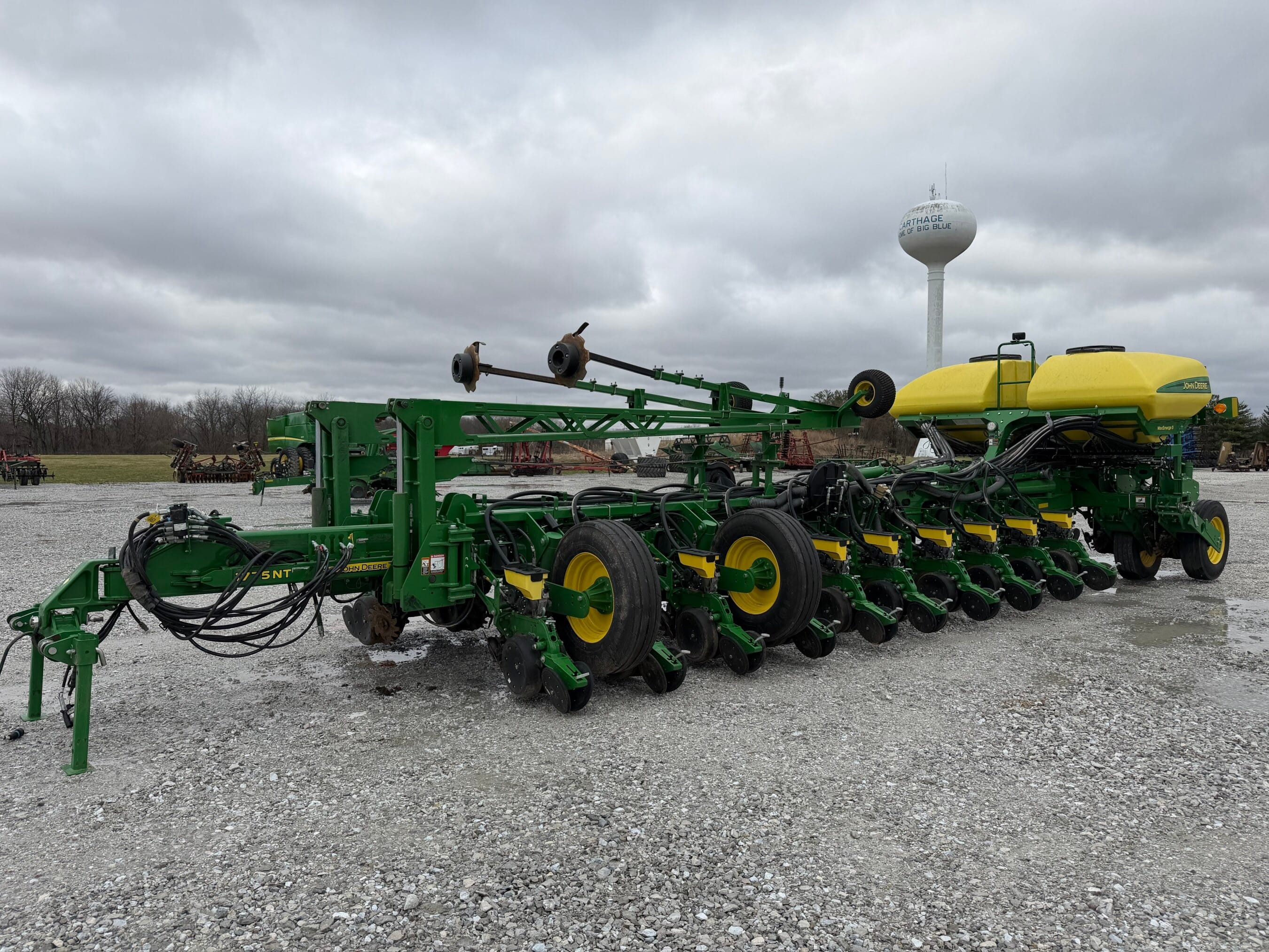 2020 John Deere 1775 Equipment Image0