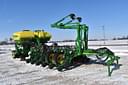 John Deere 1775 Image