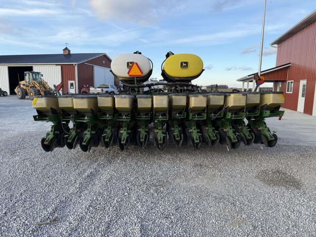 Image of John Deere 1780 equipment image 4