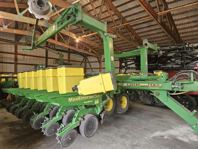 Image of John Deere 1780 equipment image 2