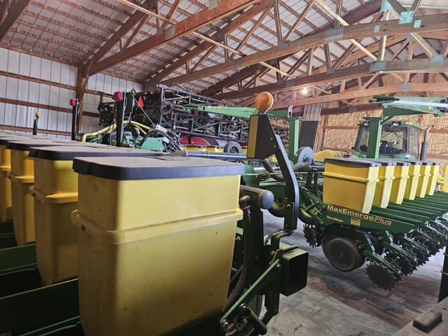 Image of John Deere 1780 equipment image 4
