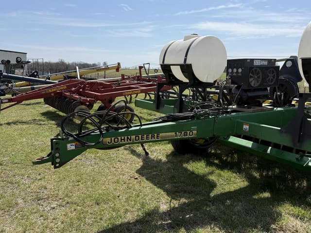 Image of John Deere 1780 equipment image 1