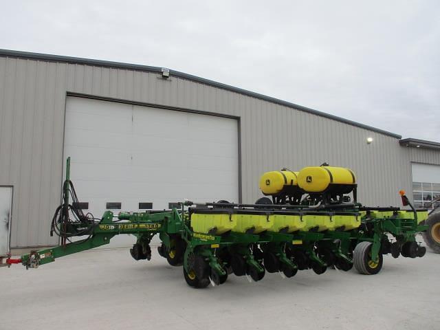 Image of John Deere 1780 equipment image 1