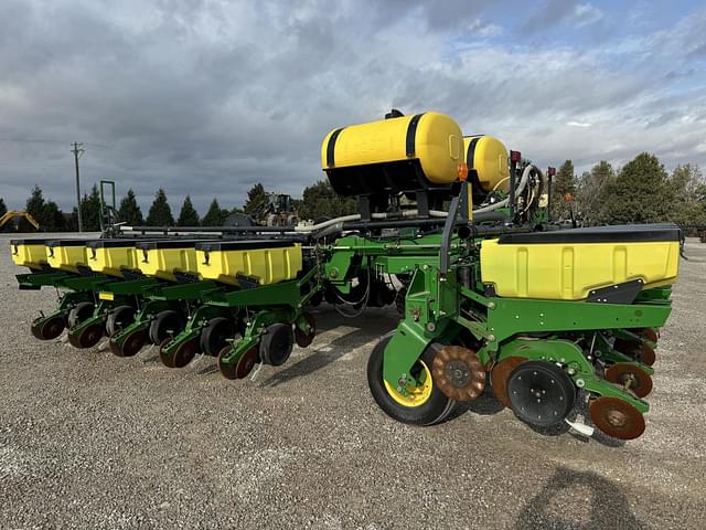 Image of John Deere 1780 equipment image 2