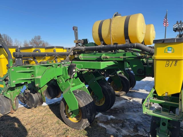 Image of John Deere 1780 equipment image 2