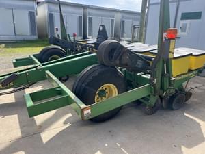 2001 John Deere 1780 Image