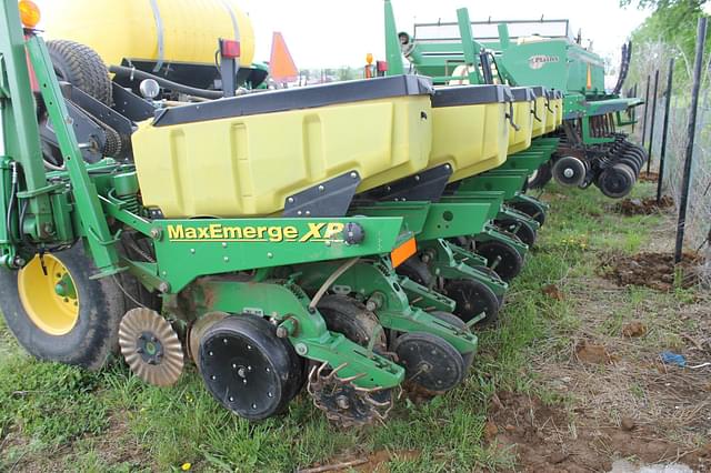 Image of John Deere 1780 equipment image 4