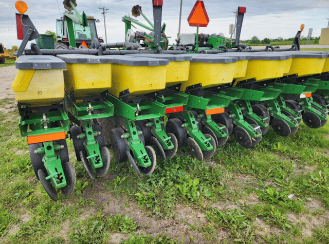 Image of John Deere 1780 equipment image 4