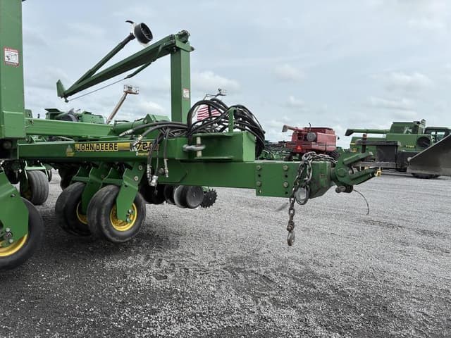 Image of John Deere 1780 equipment image 1