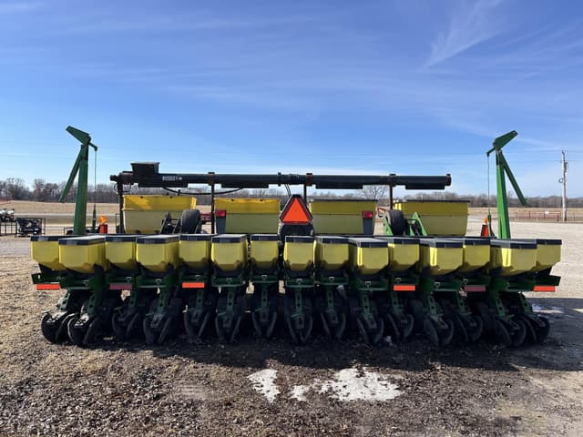 Image of John Deere 1780 equipment image 3