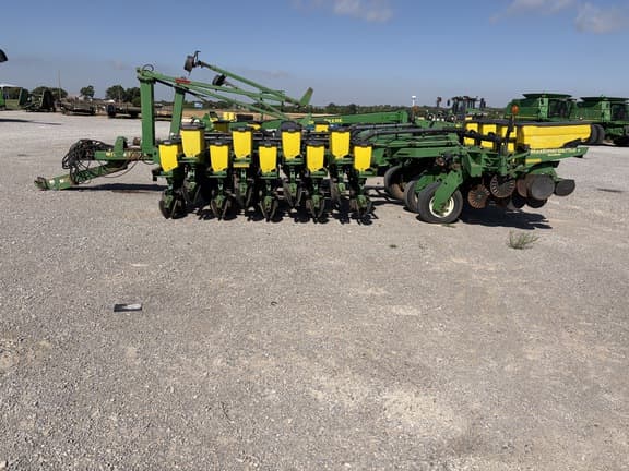 Image of John Deere 1780 equipment image 1