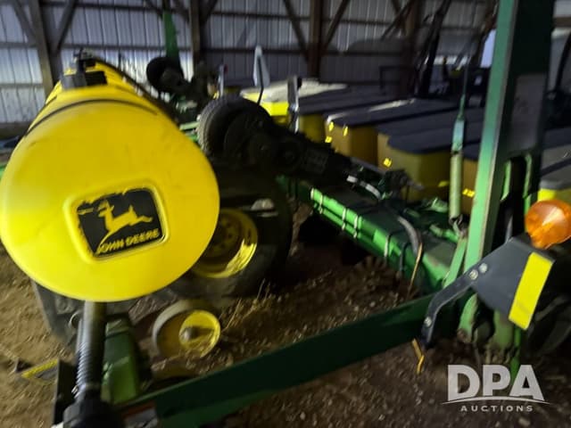 Image of John Deere 1780 equipment image 2