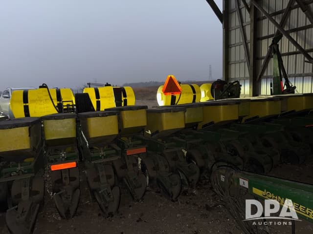 Image of John Deere 1780 equipment image 1