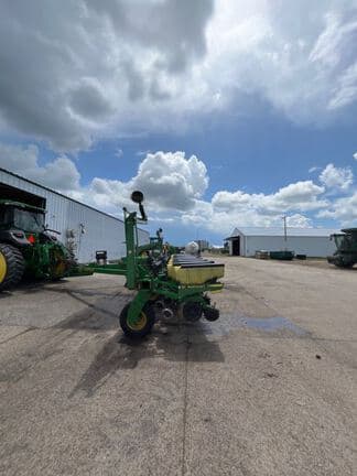 Image of John Deere 1780 equipment image 1