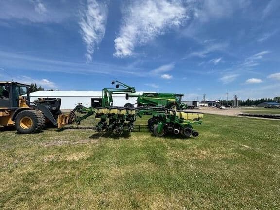 Image of John Deere 1780 equipment image 1